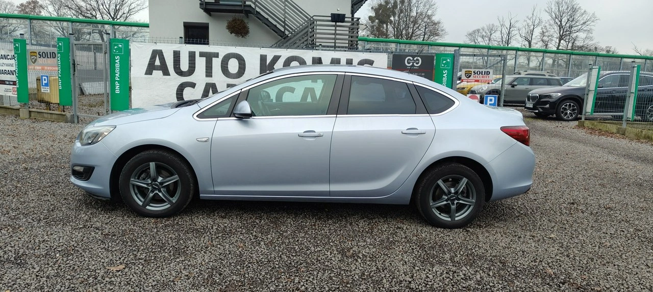 Opel Astra - Zdjęcie 6