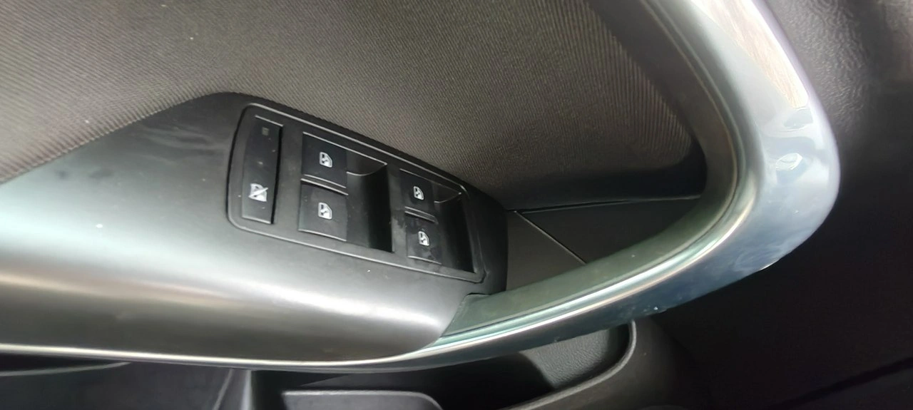 Opel Insignia - Zdjęcie 16