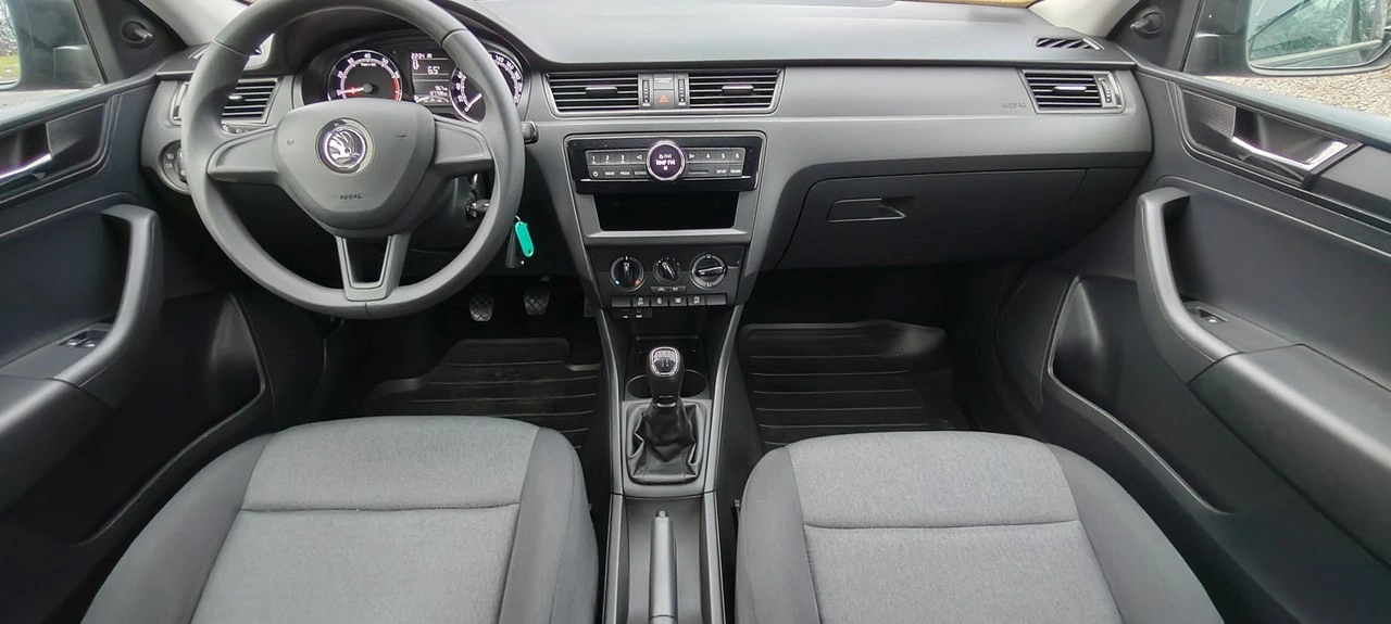 Skoda RAPID - Zdjęcie 7