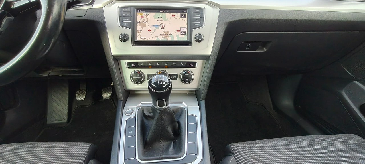 Volkswagen Passat - Zdjęcie 9