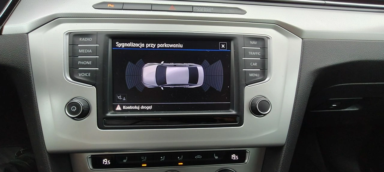 Volkswagen Passat - Zdjęcie 10