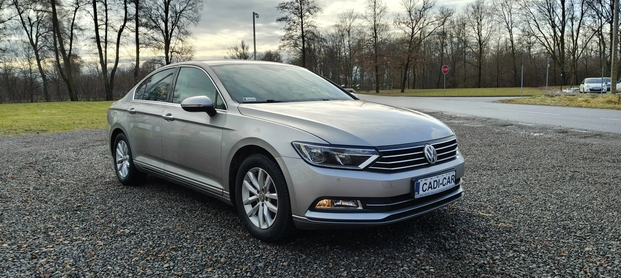 Volkswagen Passat - Zdjęcie 2