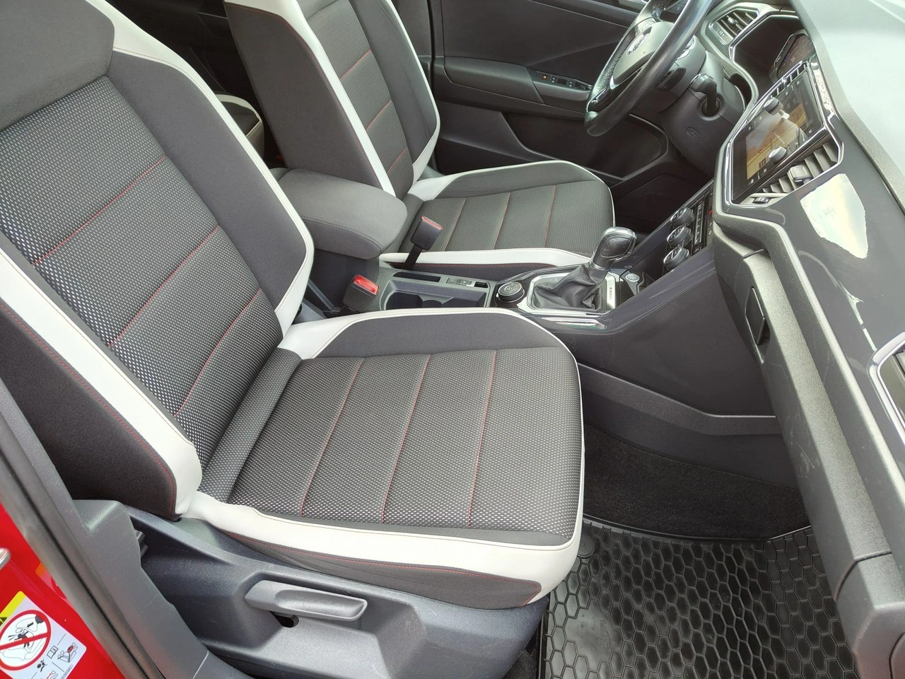 Volkswagen T-Roc - Zdjęcie 13