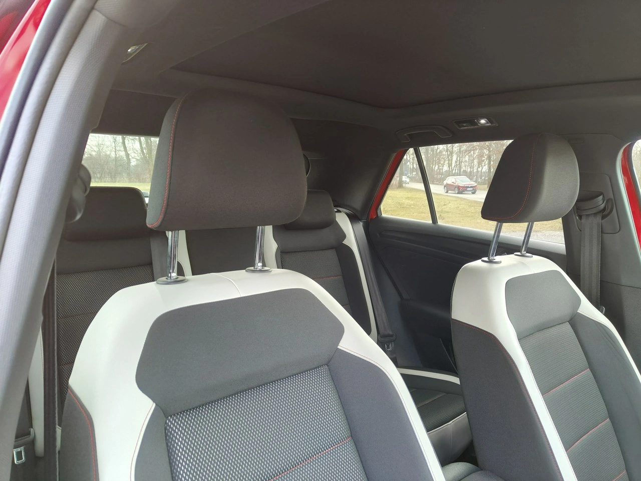 Volkswagen T-Roc - Zdjęcie 14