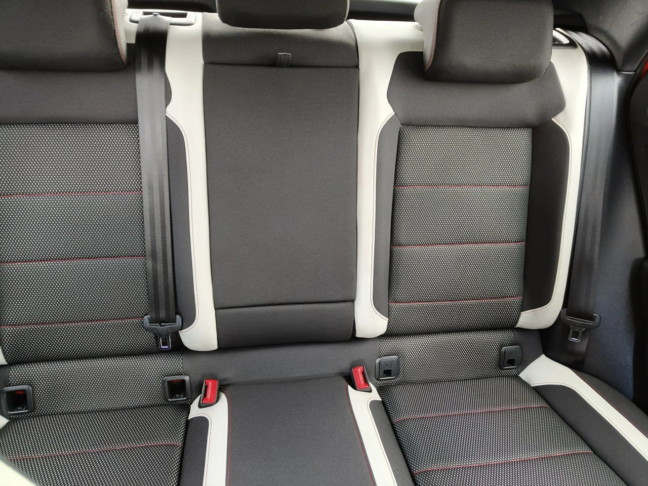 Volkswagen T-Roc - Zdjęcie 16