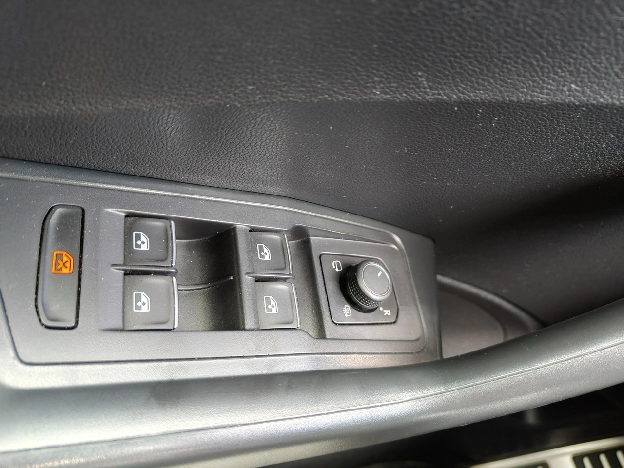 Volkswagen T-Roc - Zdjęcie 17