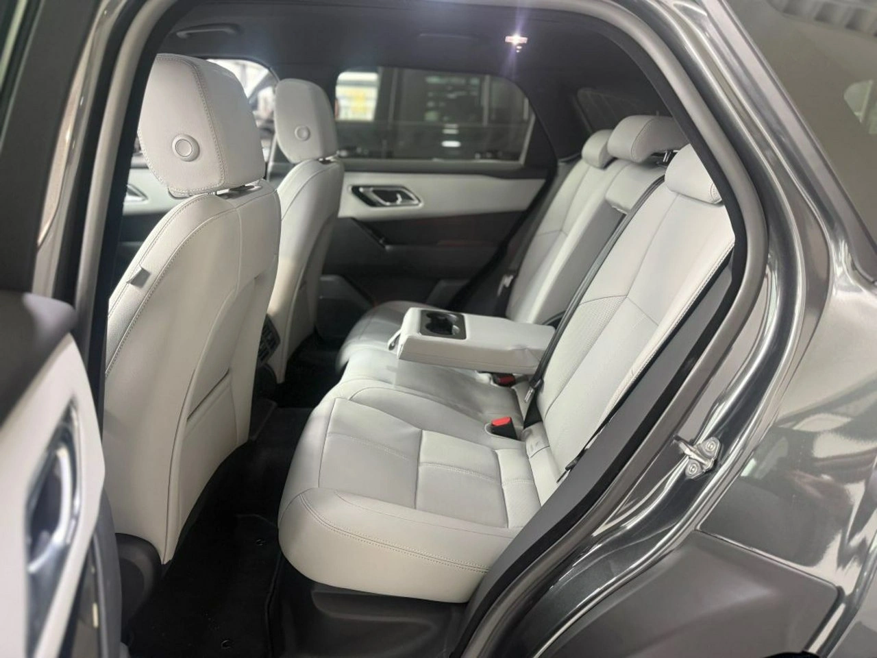 Land Rover Range Rover Velar - Zdjęcie 18