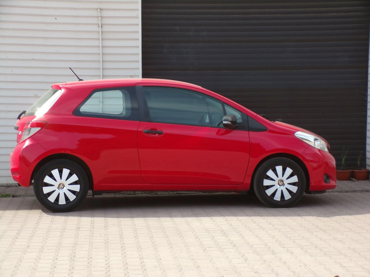 Toyota Yaris - Zdjęcie 11