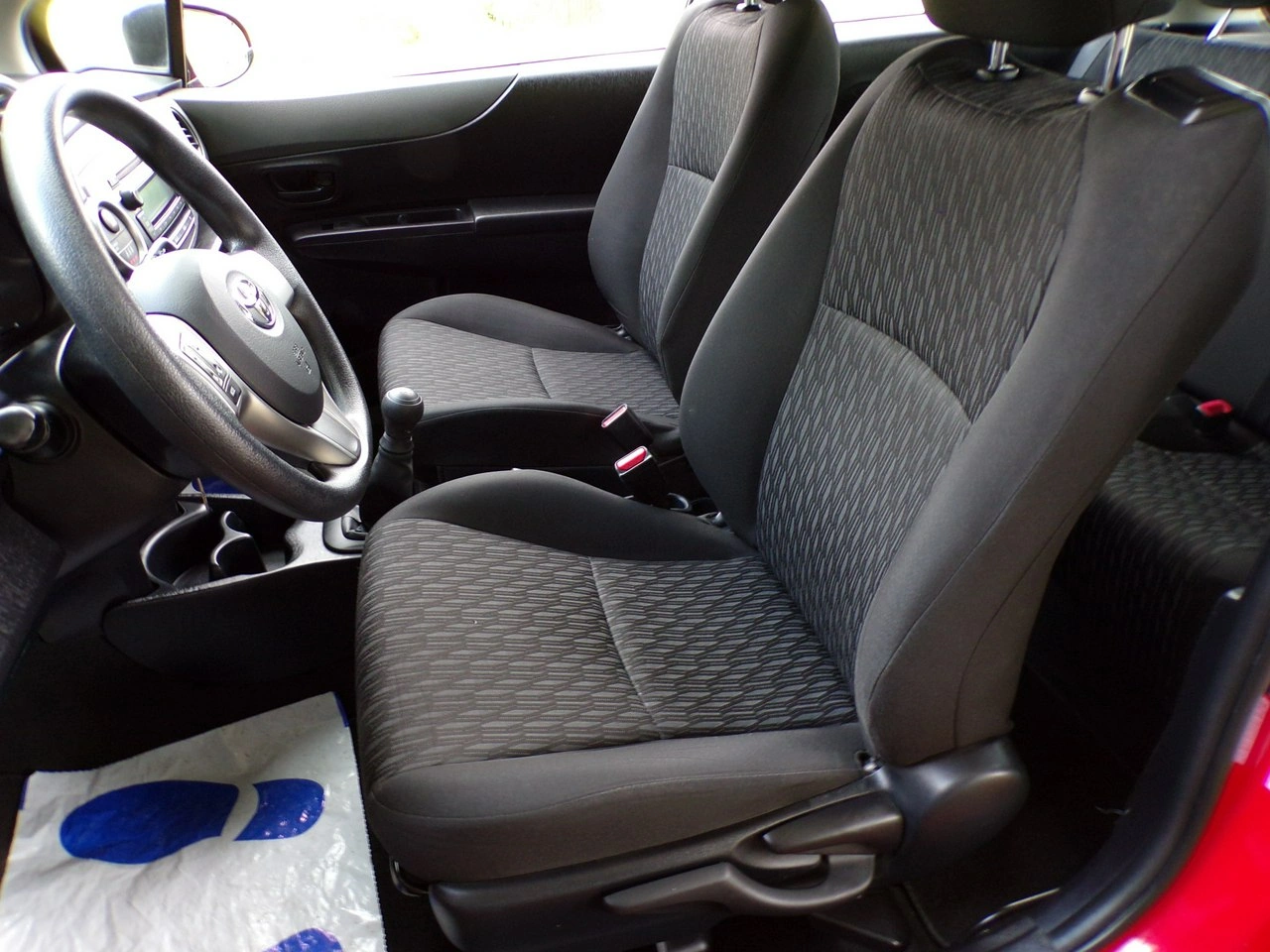 Toyota Yaris - Zdjęcie 18