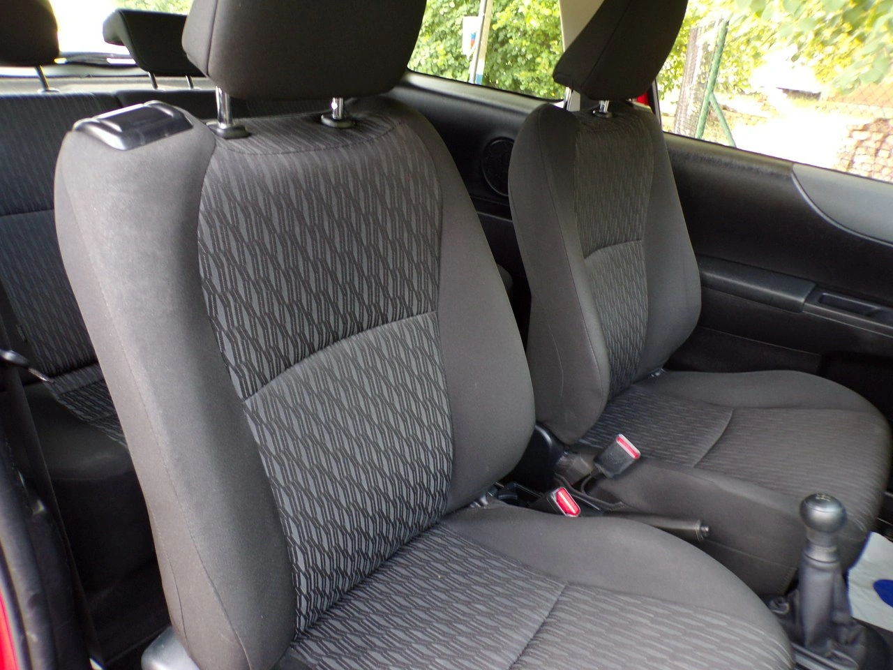 Toyota Yaris - Zdjęcie 21