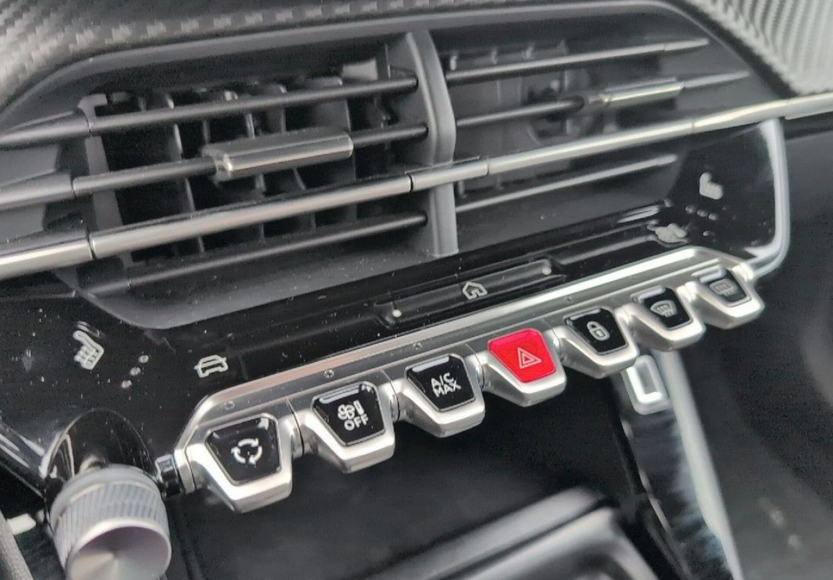 Peugeot 2008 - Zdjęcie 15