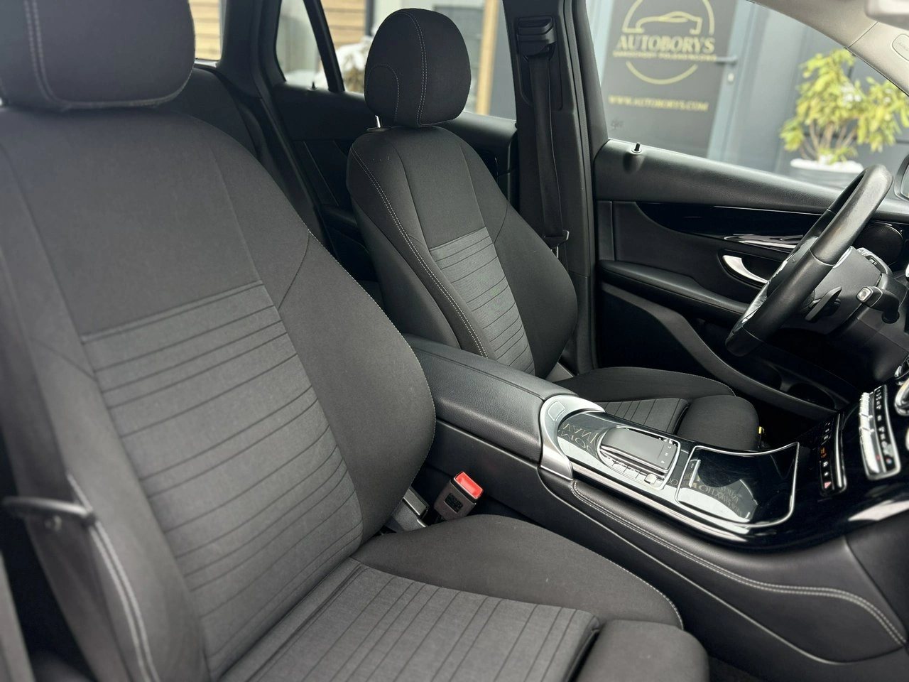 Mercedes GLC 200 - Zdjęcie 12