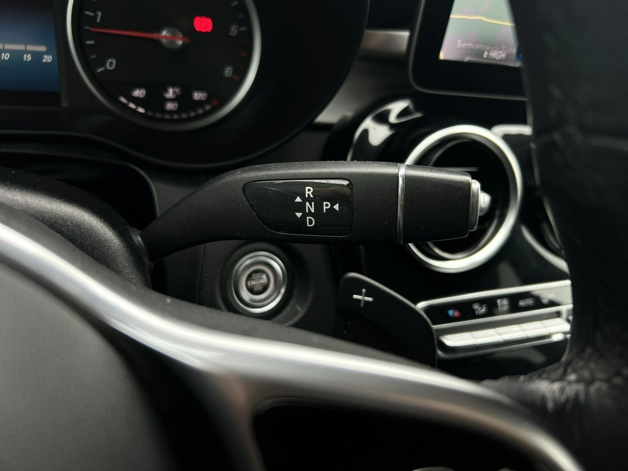 Mercedes GLC 200 - Zdjęcie 20