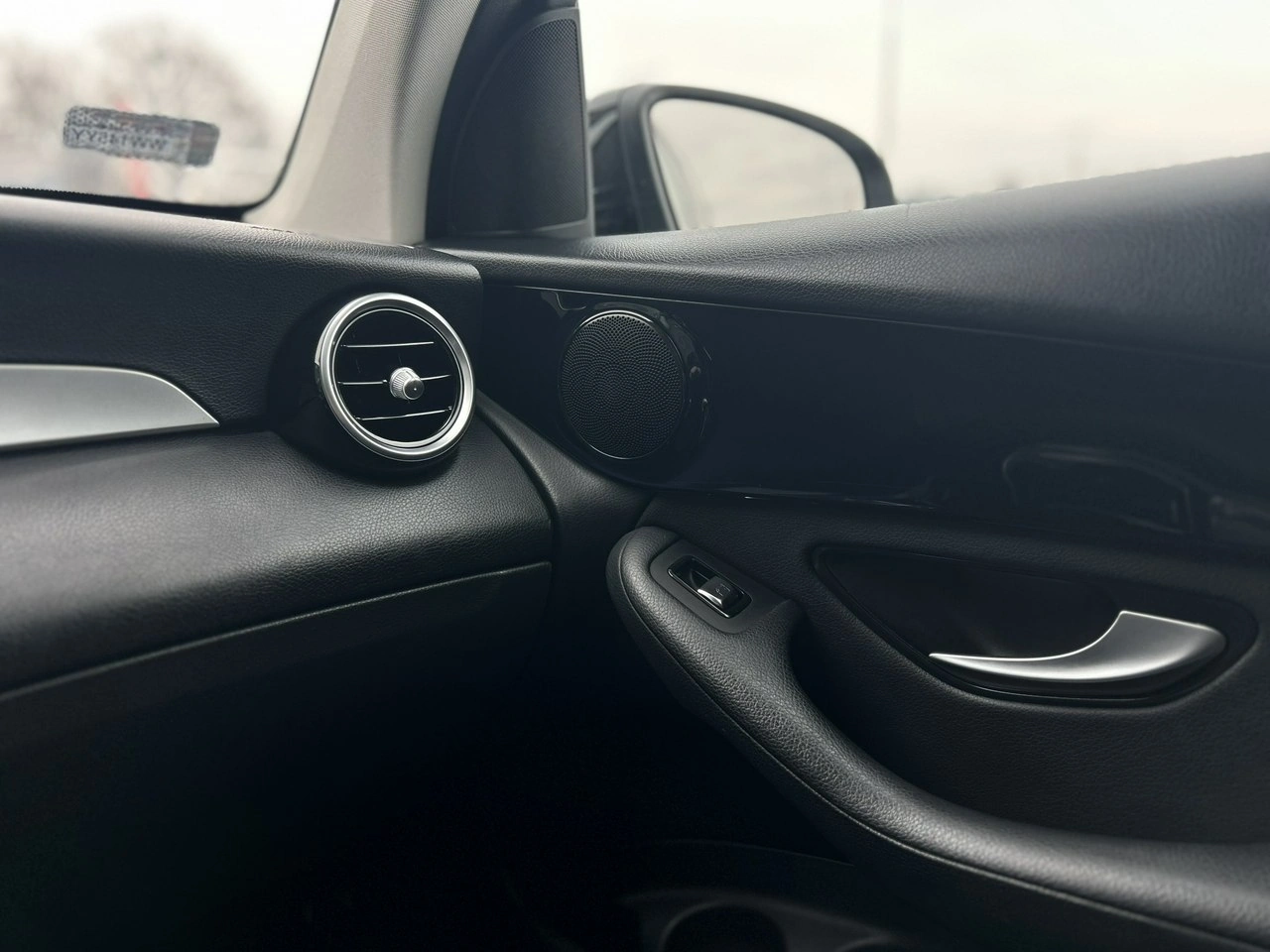 Mercedes GLC 200 - Zdjęcie 29