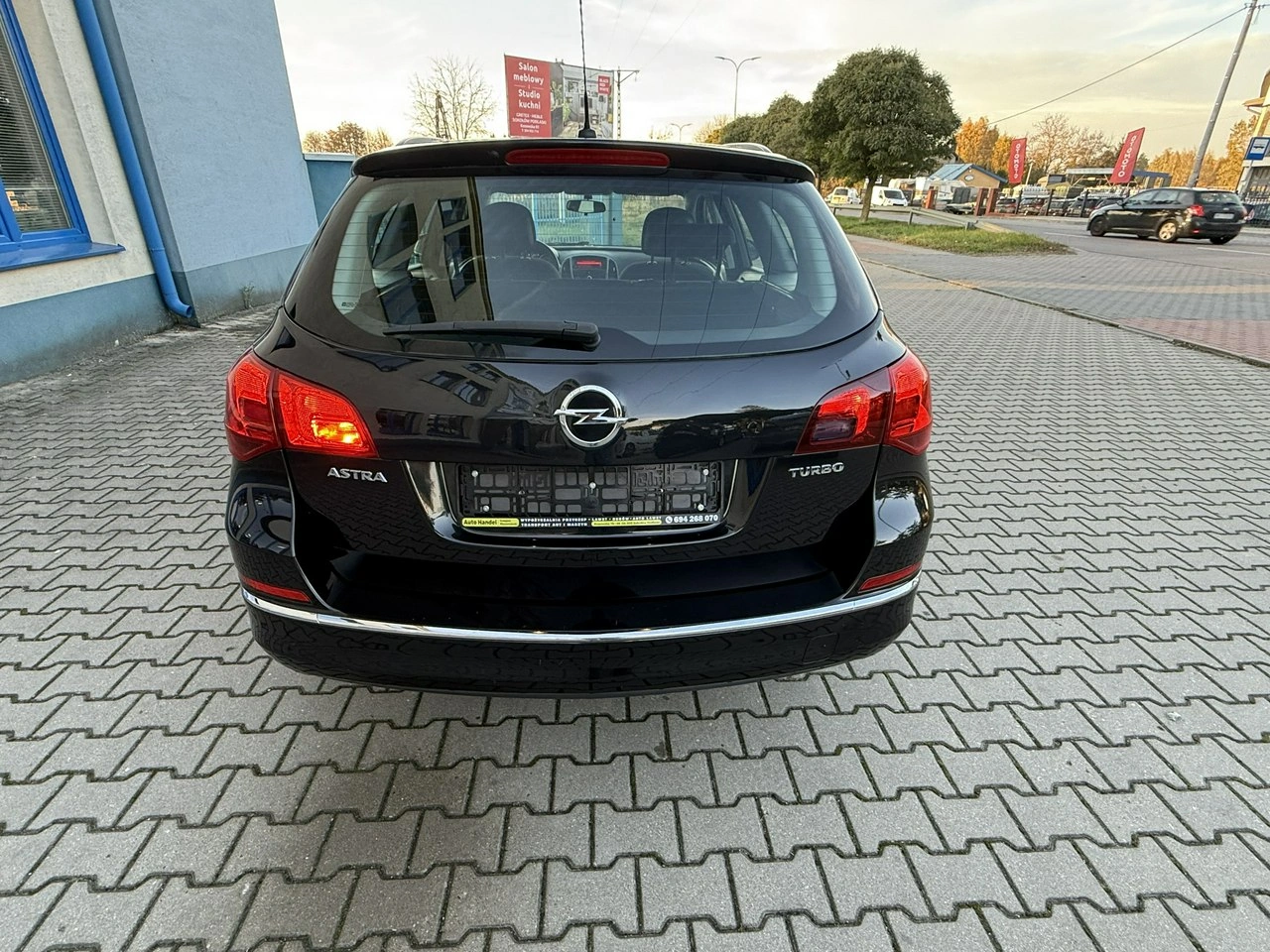 Opel Astra - Zdjęcie 10