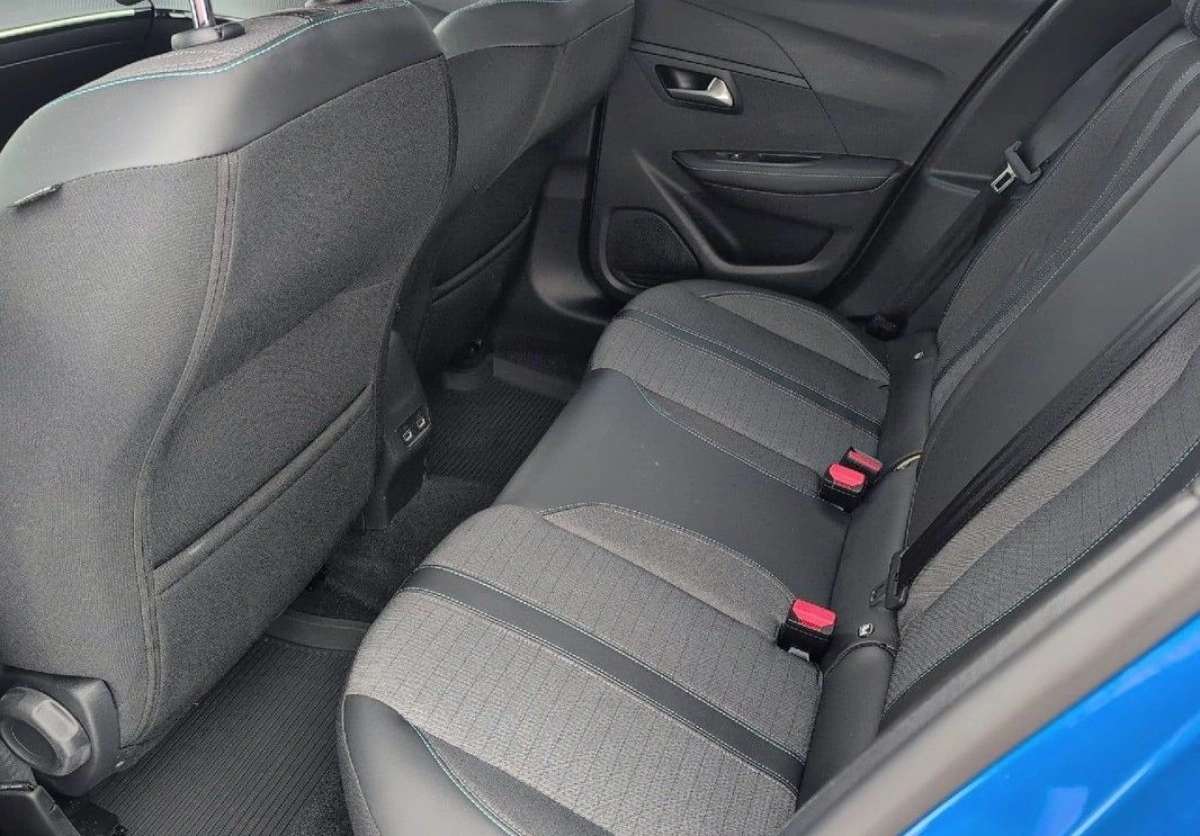 Peugeot 208 - Zdjęcie 10