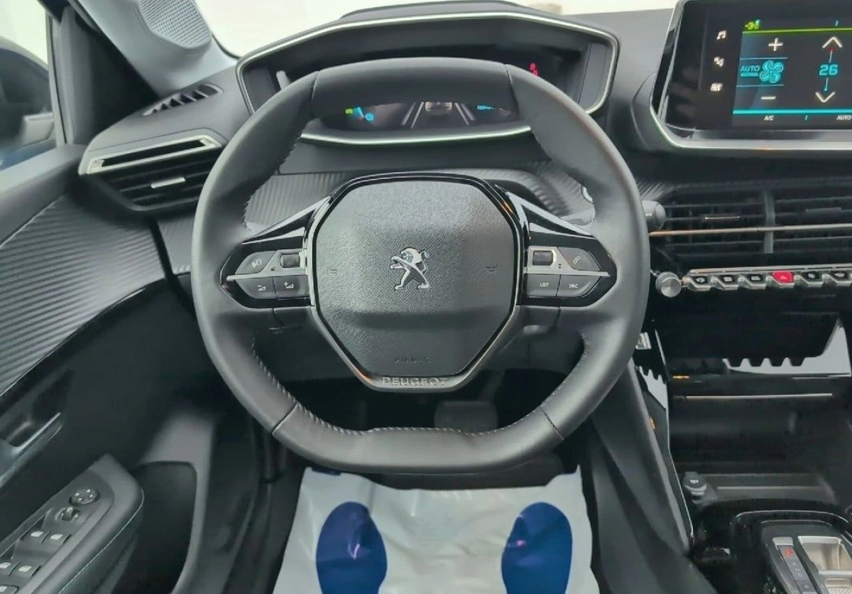 Peugeot 208 - Zdjęcie 11