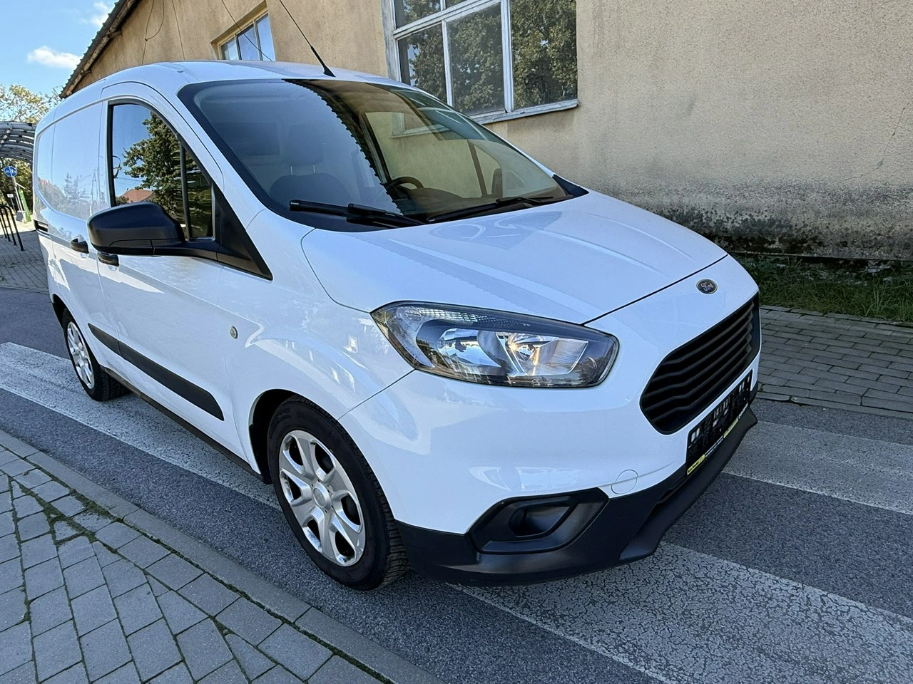 Ford Transit Courier - Zdjęcie 4
