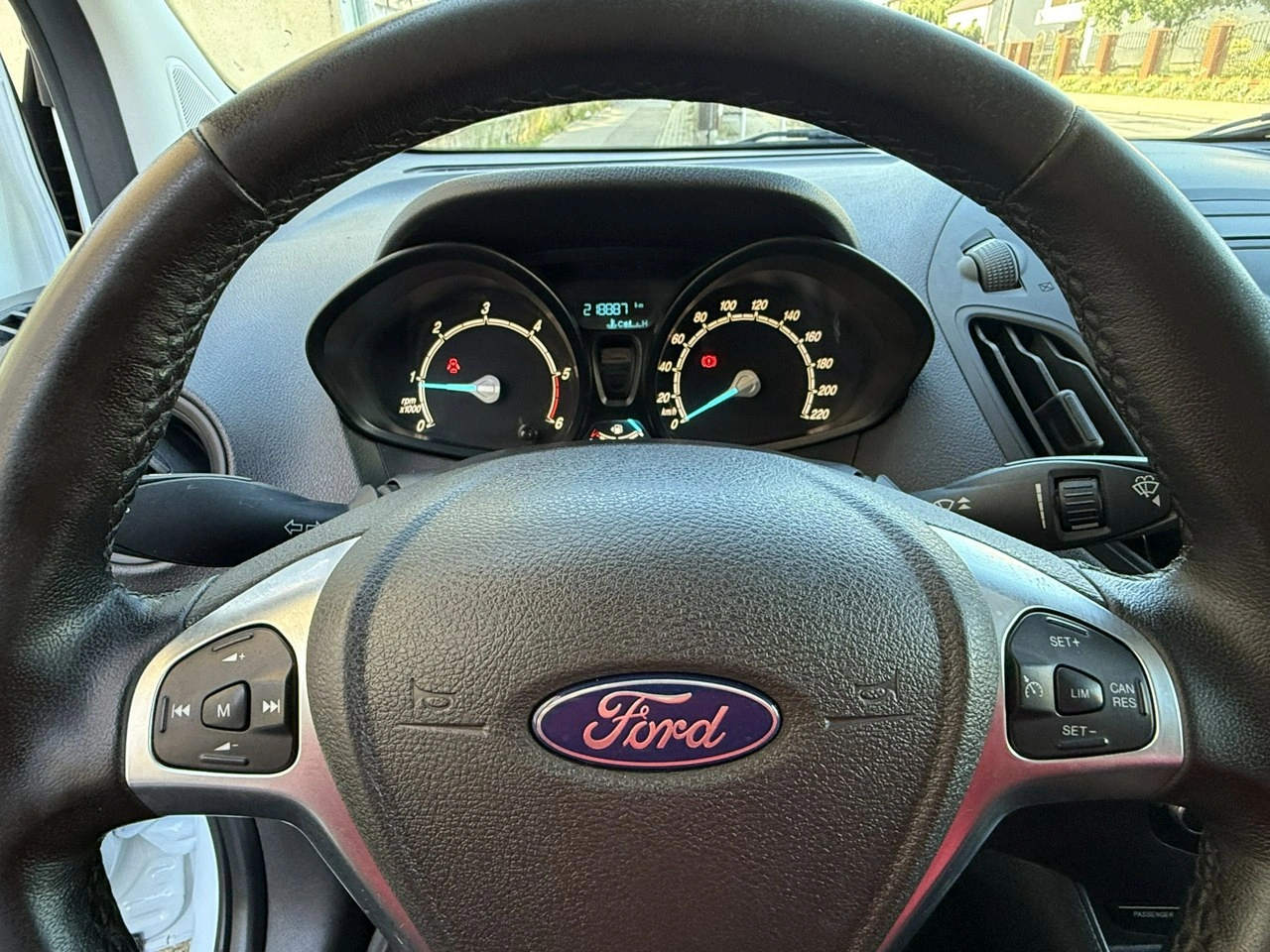 Ford Transit Courier - Zdjęcie 16