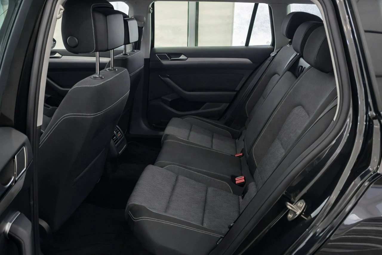 Volkswagen Passat Variant - Zdjęcie 7