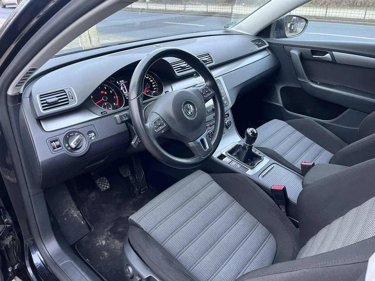 Volkswagen Passat - Zdjęcie 14