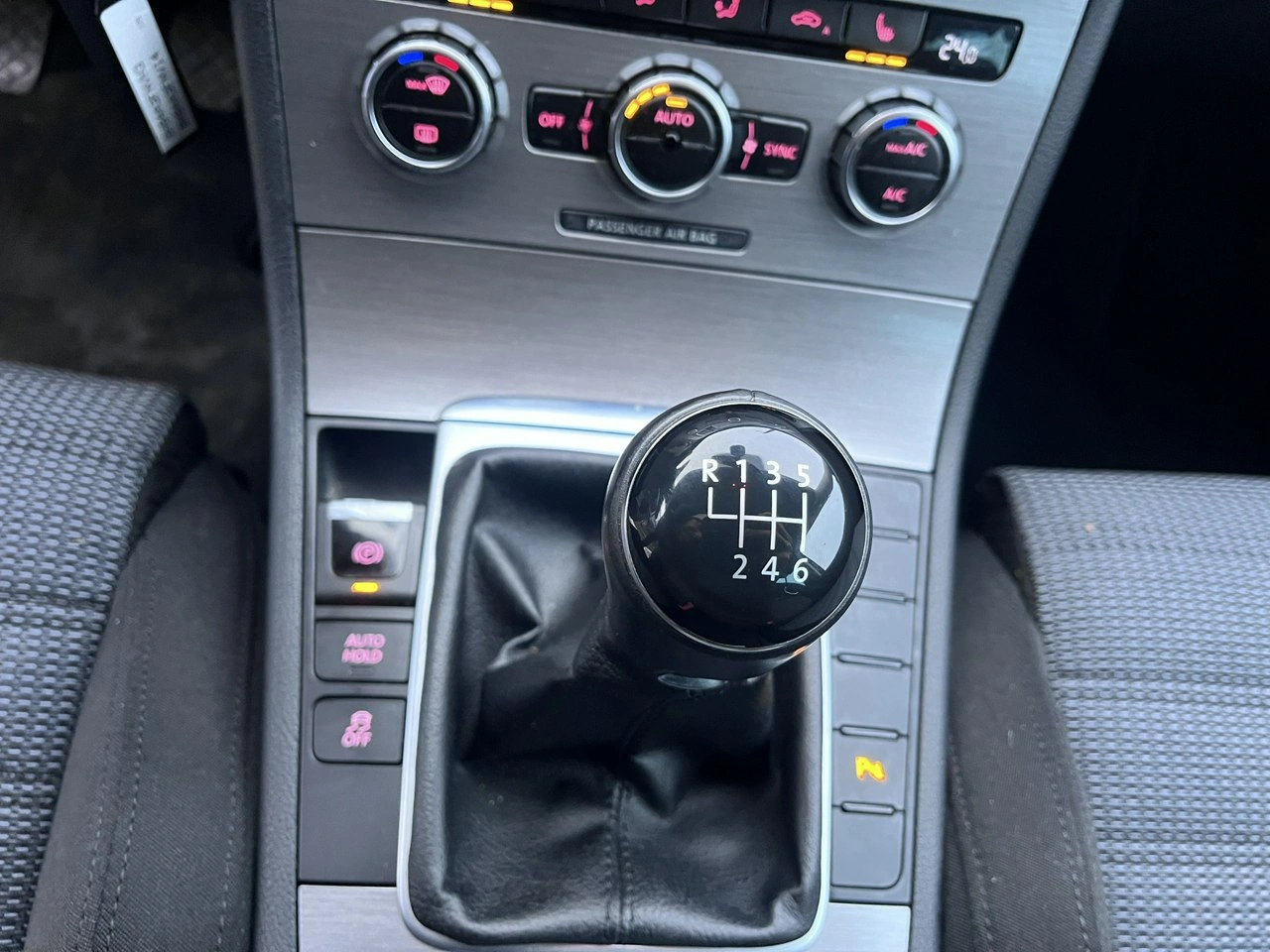 Volkswagen Passat - Zdjęcie 17