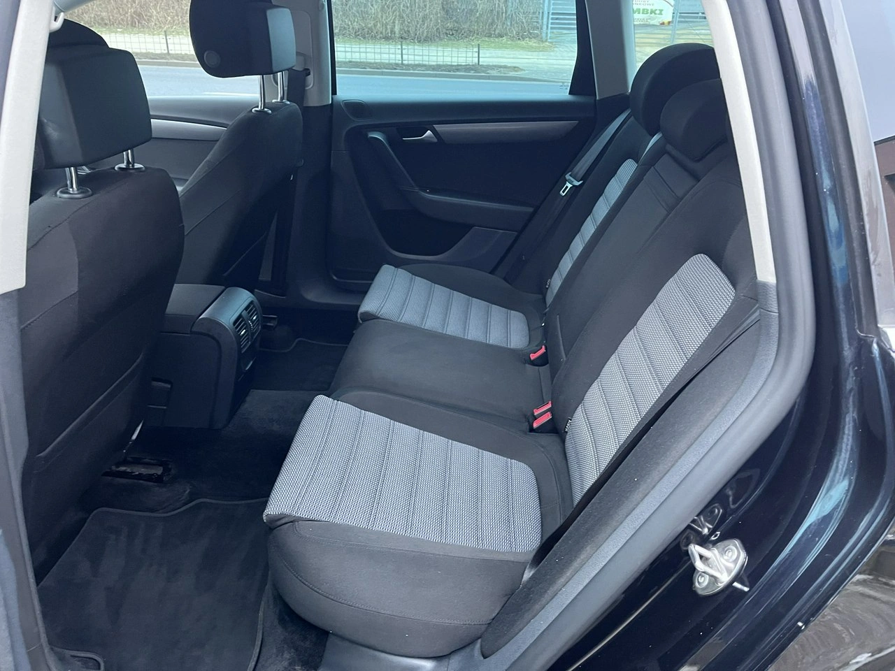 Volkswagen Passat - Zdjęcie 23