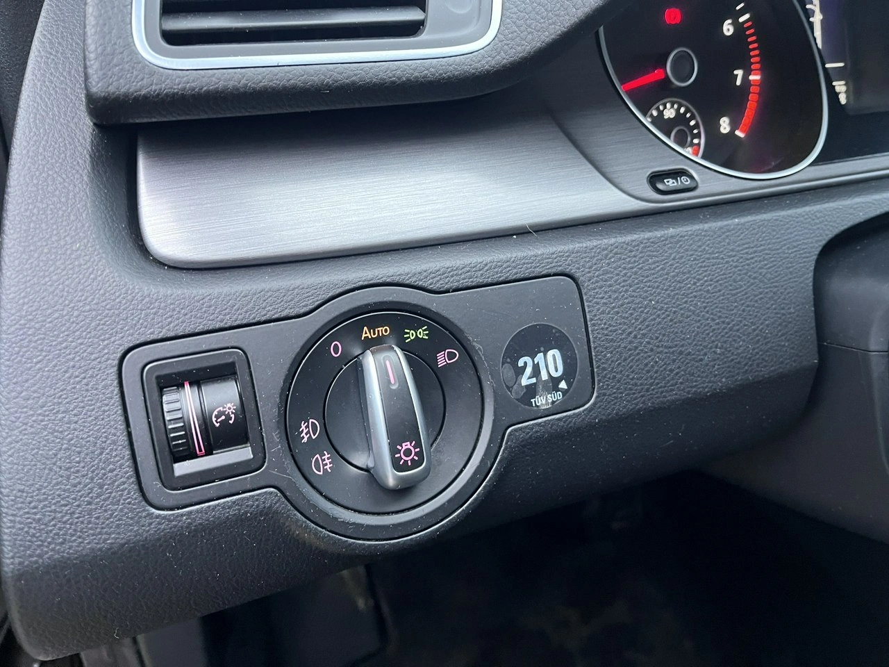 Volkswagen Passat - Zdjęcie 25