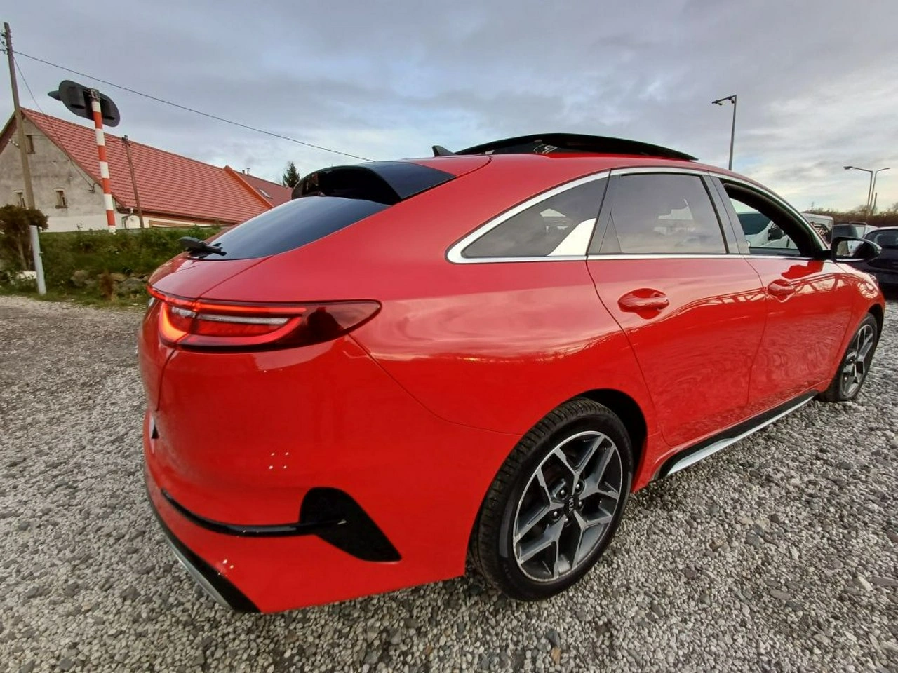 Kia Pro Cee'd - Zdjęcie 1