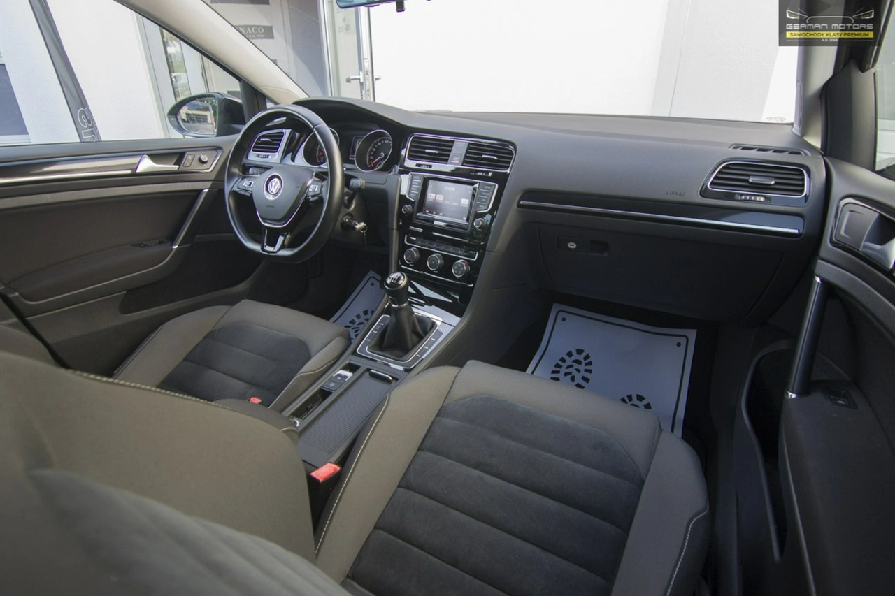 Volkswagen Golf - Zdjęcie 25