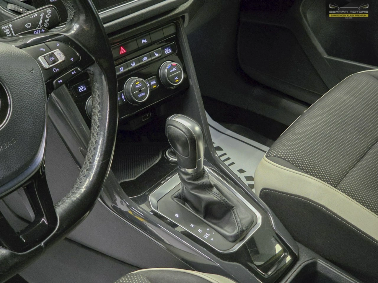 Volkswagen T-Roc - Zdjęcie 20