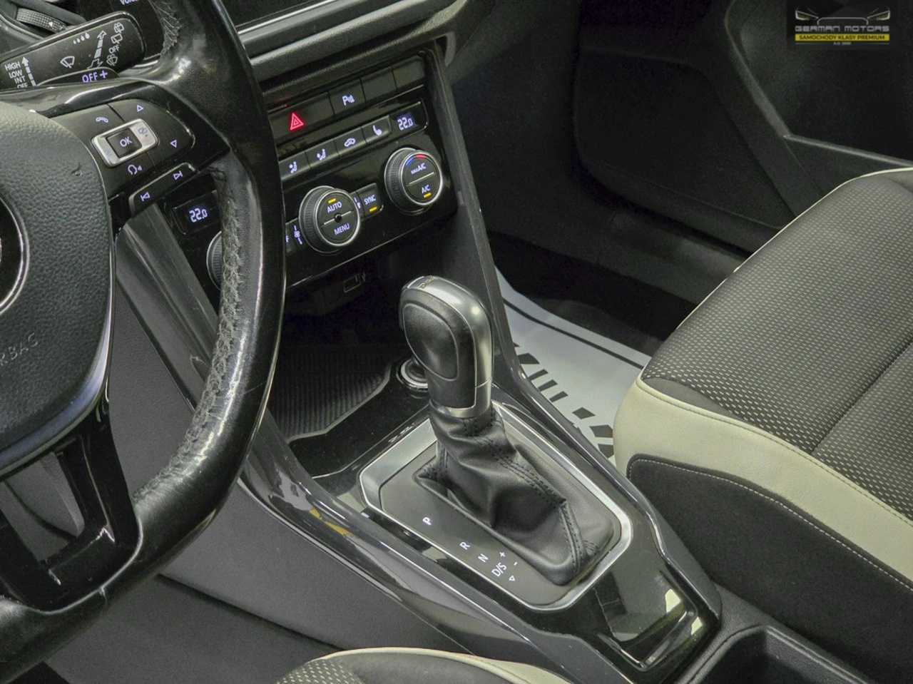 Volkswagen T-Roc - Zdjęcie 20