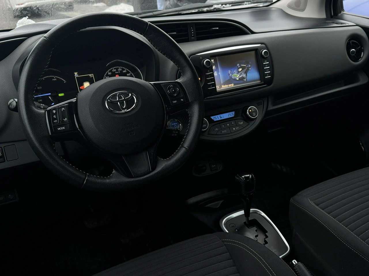 Toyota Yaris - Zdjęcie 15