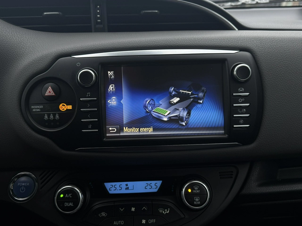 Toyota Yaris - Zdjęcie 9