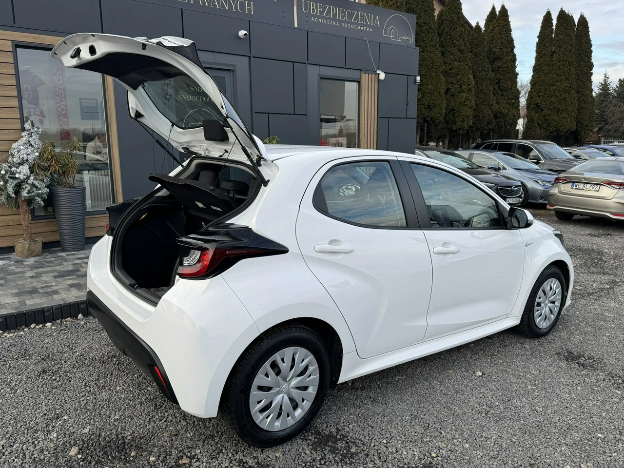 Toyota Yaris - Zdjęcie 11