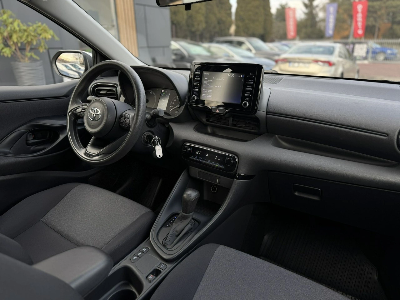 Toyota Yaris - Zdjęcie 18