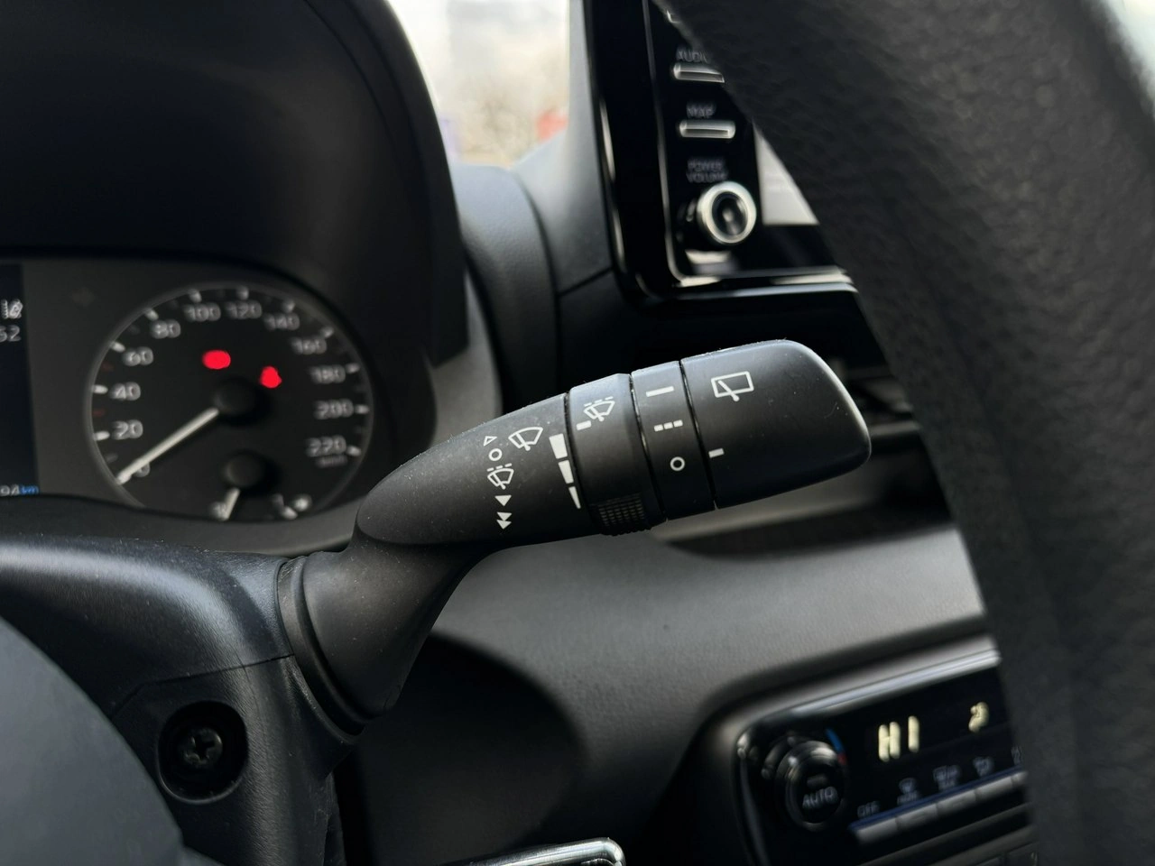 Toyota Yaris - Zdjęcie 23