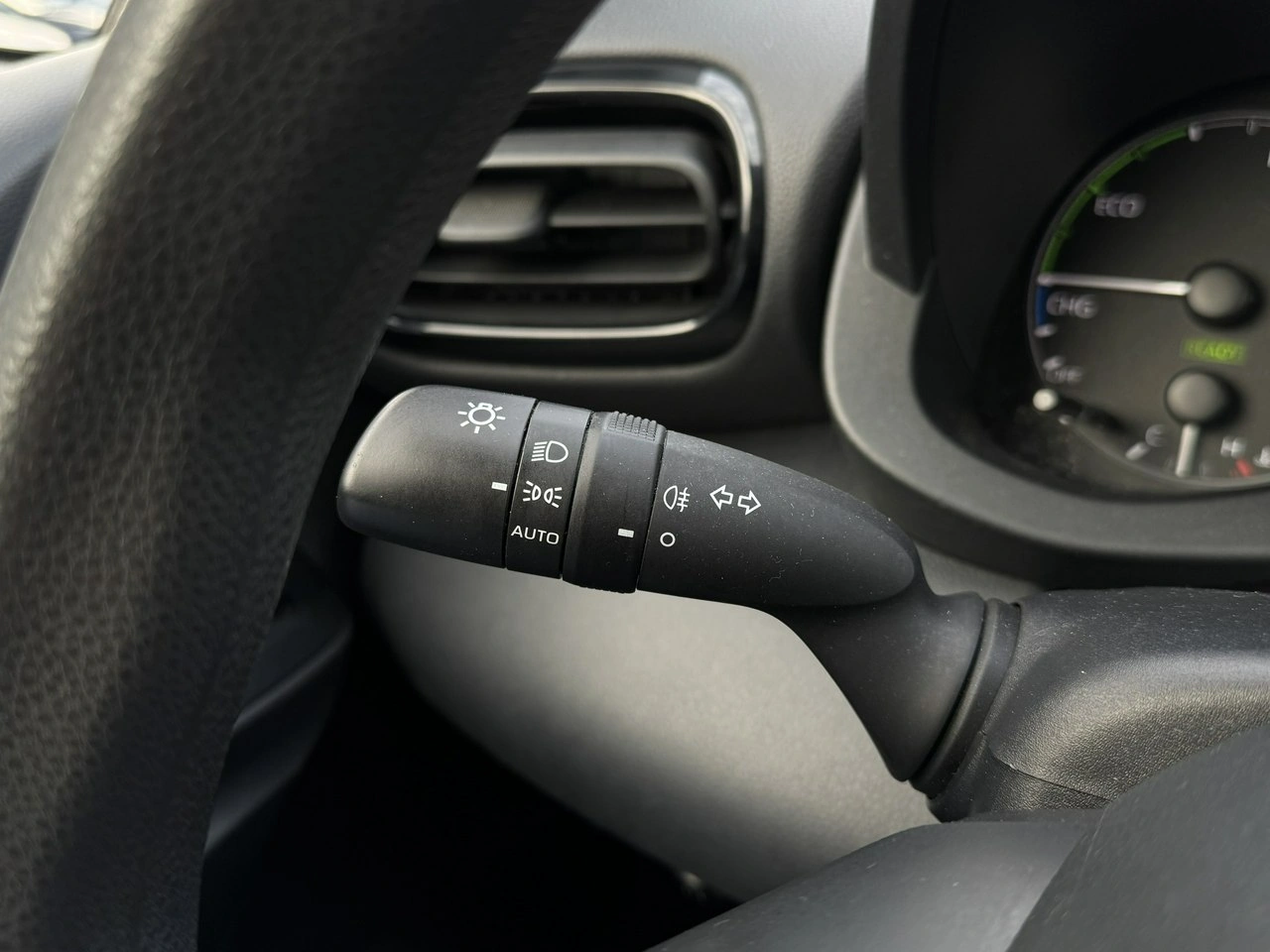 Toyota Yaris - Zdjęcie 24