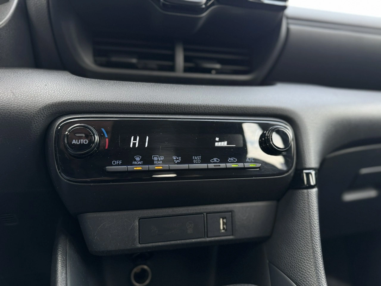 Toyota Yaris - Zdjęcie 30