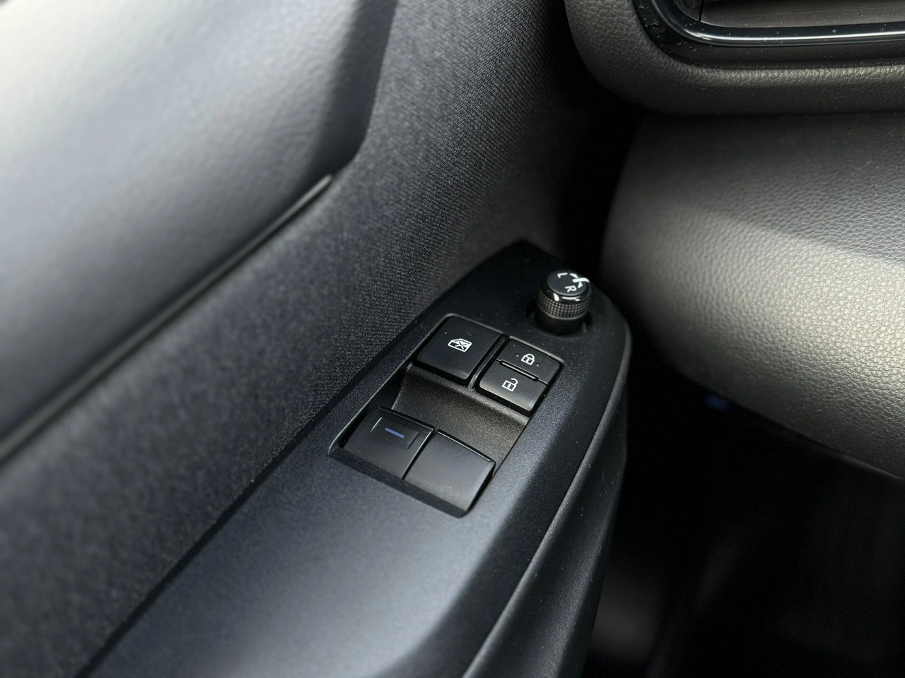 Toyota Yaris - Zdjęcie 31