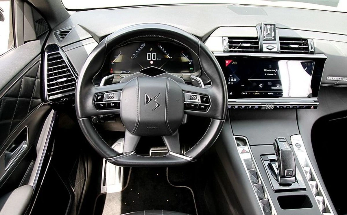 DS Automobiles DS 7 Crossback - Zdjęcie 18