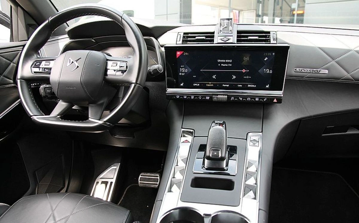 DS Automobiles DS 7 Crossback - Zdjęcie 19