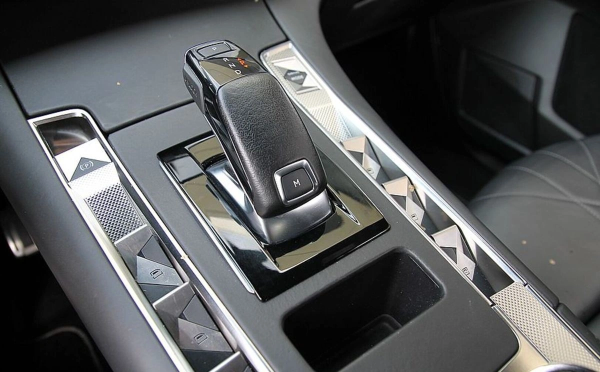 DS Automobiles DS 7 Crossback - Zdjęcie 27