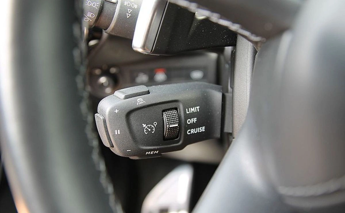 DS Automobiles DS 7 Crossback - Zdjęcie 30