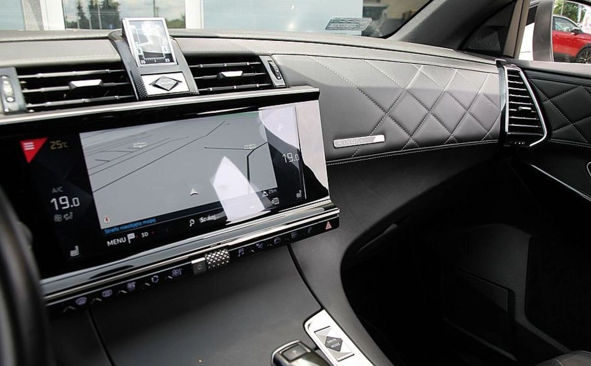 DS Automobiles DS 7 Crossback - Zdjęcie 32