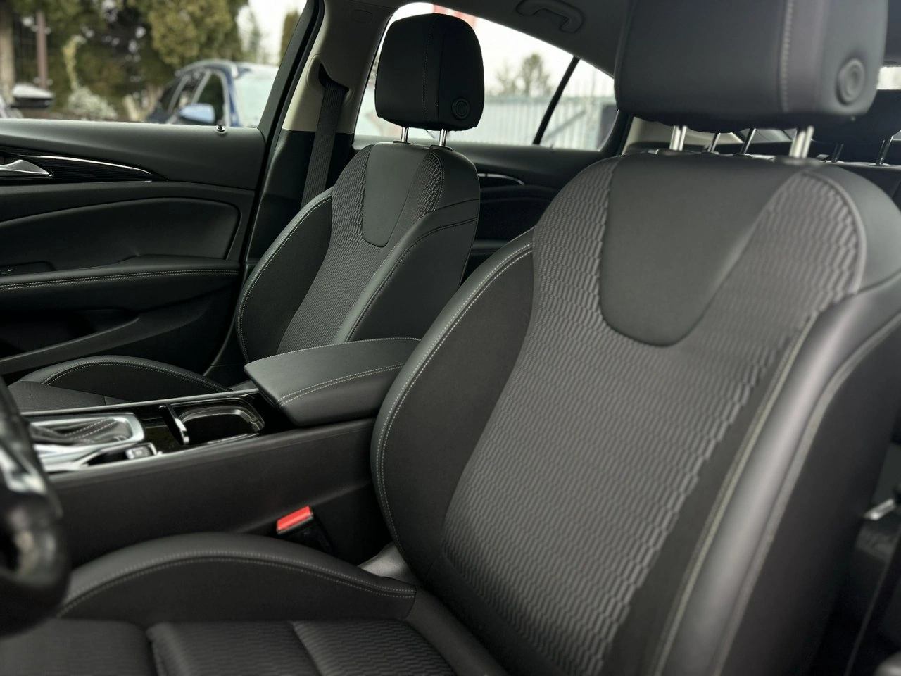 Opel Insignia - Zdjęcie 11