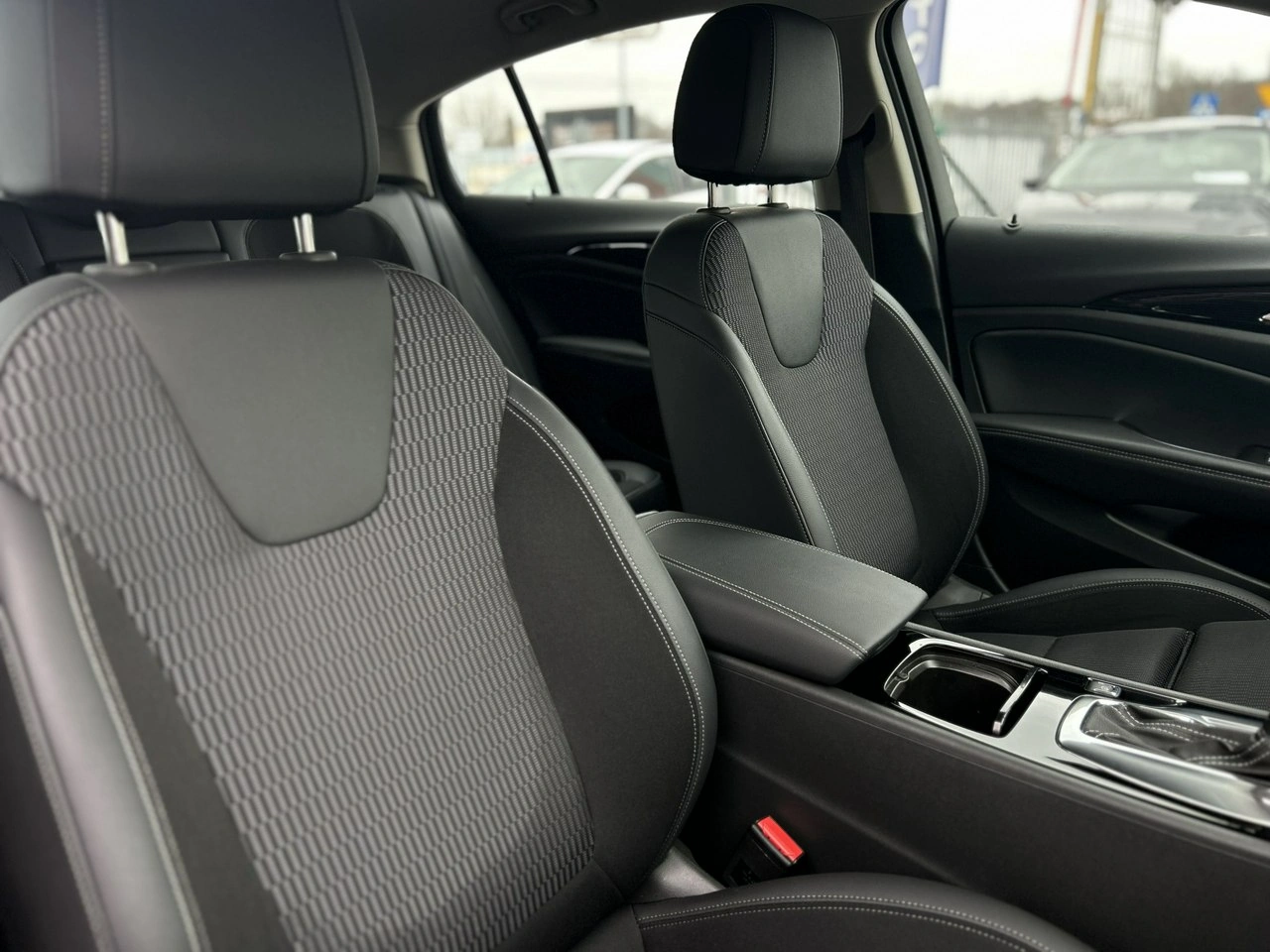 Opel Insignia - Zdjęcie 12