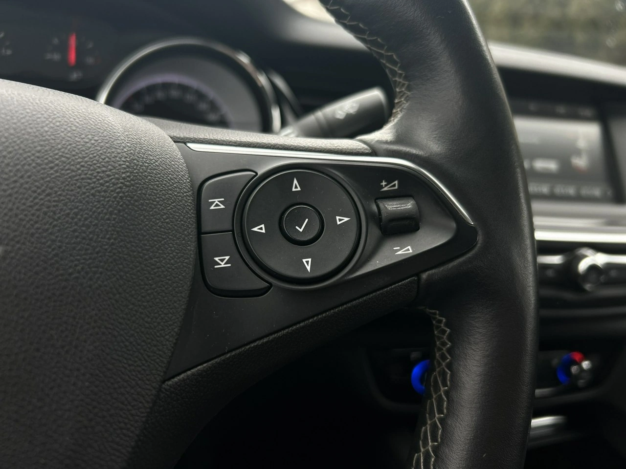 Opel Insignia - Zdjęcie 17