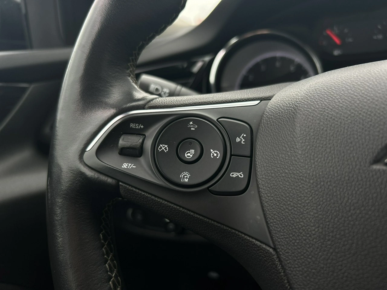 Opel Insignia - Zdjęcie 18