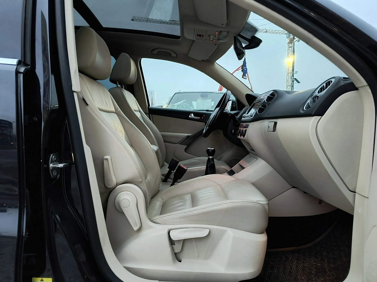 Volkswagen Tiguan - Zdjęcie 11